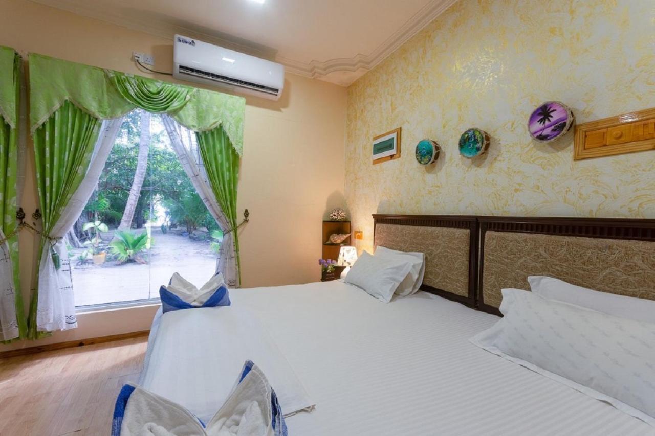 Coral Queen Villa, Ukulhas Exterior photo